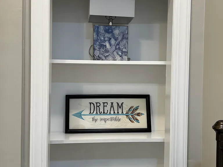 Owner's Suite with Bookshelf