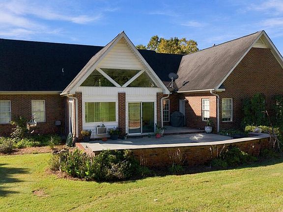 5th image of 713 Fairway Lakes Rd