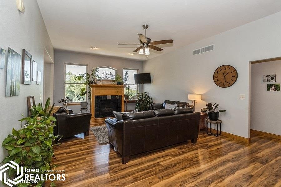 2616 Vine Ave, Ainsworth, IA 52201 Zillow