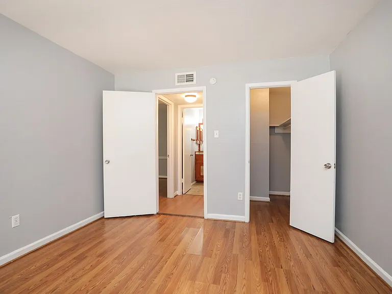 2100 Wilcrest Dr #B — Photo 17