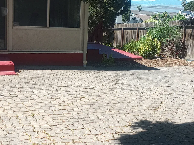 290 Riverview Dr — Photo 37