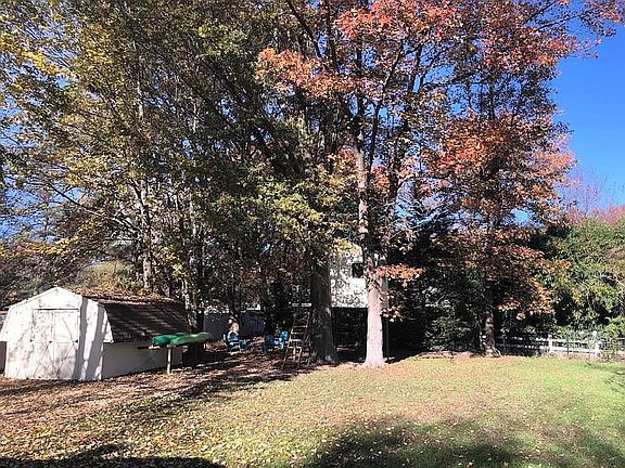 4th image of 14 Dixon Ct