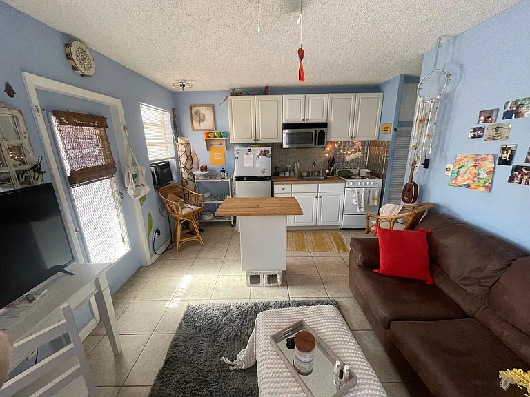 Kitchen/ living room