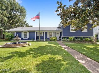 706 Holly Hills Dr, Biloxi, MS 39532