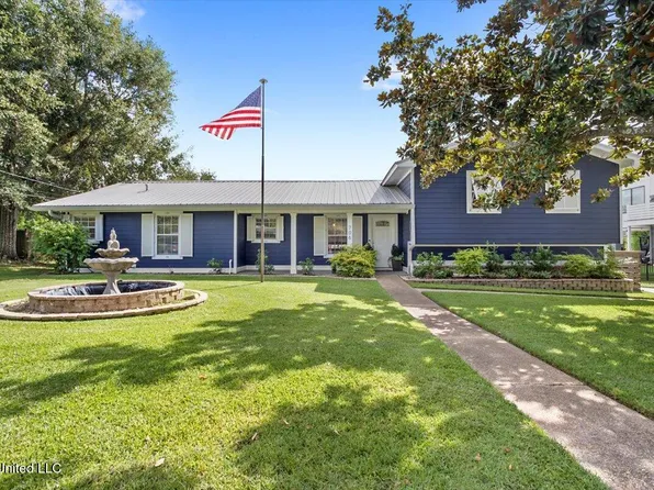 706 Holly Hills Dr, Biloxi, MS 39532