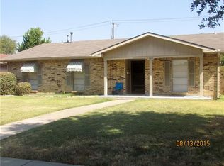 1521 Carnation Dr, Lewisville, TX 75067