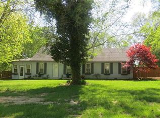 4600 N Alby Rd, Godfrey, IL 62035