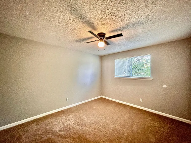 975 N White Station Rd — Photo 9