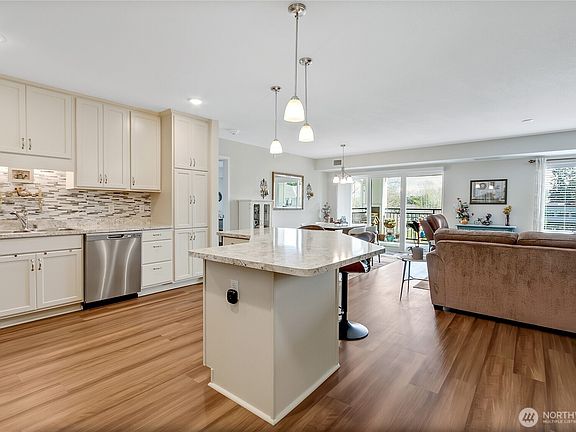 4th image of 3803 17th Street SW #306