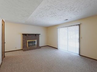 5535 S 42nd Street Ct, Lincoln, NE 68516