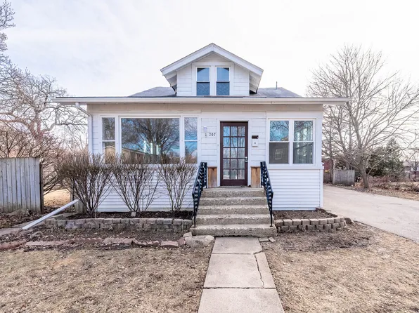 207 N Lakeshore Dr, Mundelein, IL 60060