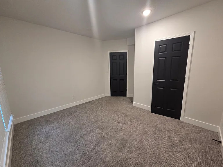 2301 Grant Ln — Photo 56