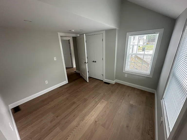 26 Grove St #B — Photo 6