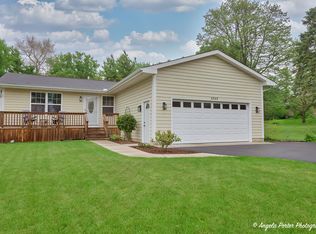 2505 S Harriet Ln, Holiday Hills, IL 60051