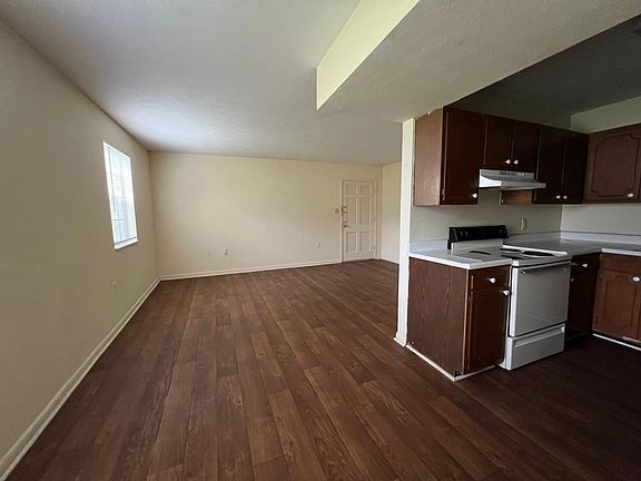 5th image of 2203 W Pensacola St APT B3