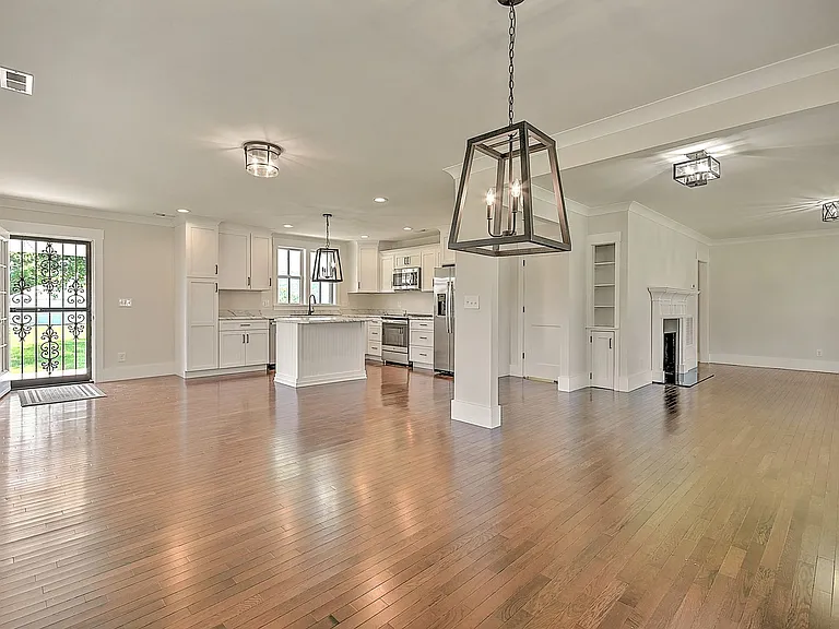 403 Silver Lake Rd — Photo 10