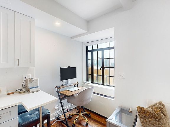 5th image of 5 Tudor City Pl APT 933