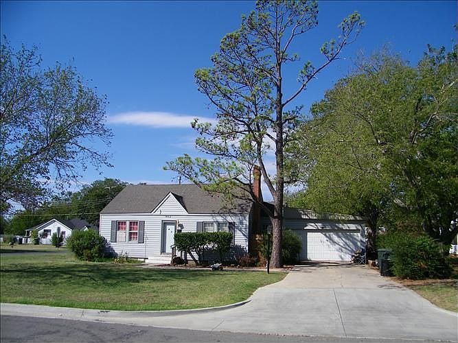 1st image of 402 N Stewart Ave