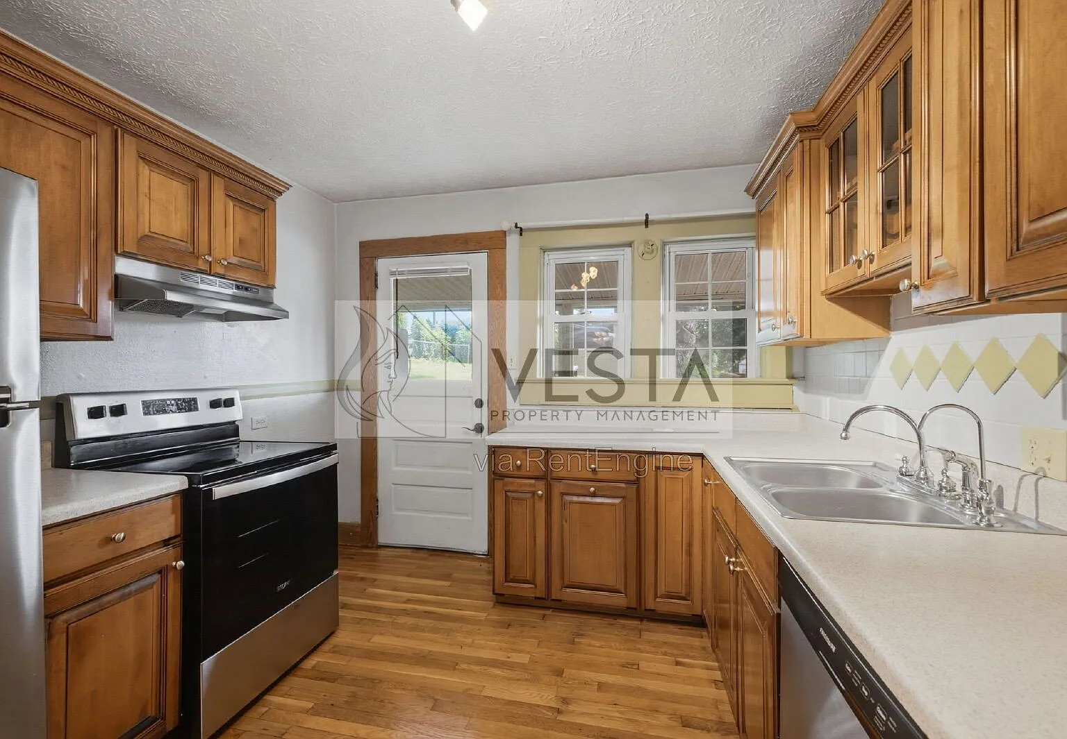 2 bed, 1.0 bath, 1100 sqft, $1,750 — Photo 3