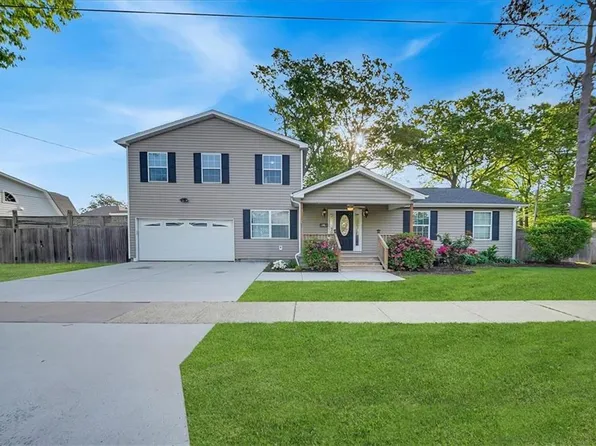 443 Pinewood Dr, Virginia Beach, VA 23451