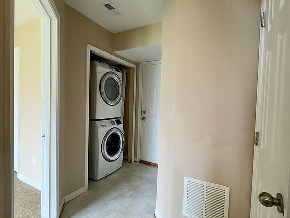 5th image of 618 Snowberry Way