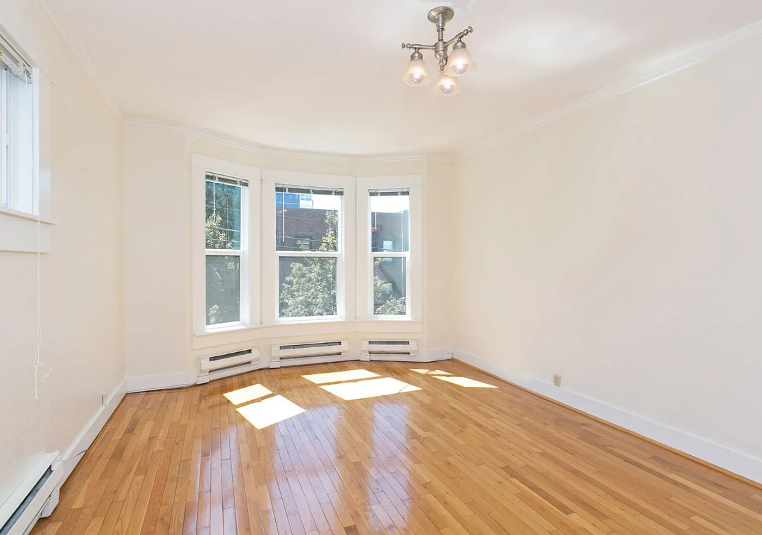 Blaine Apartments — Photo 1