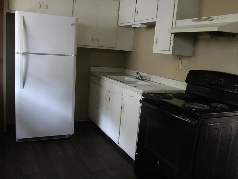 921 W 4th Ave #B — Photo 4