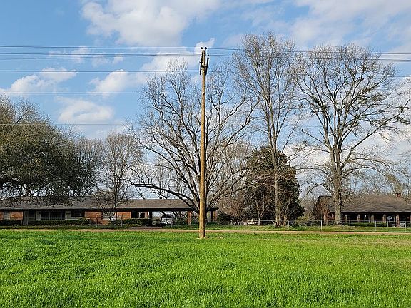 2nd image of 3084 Tom Collins Rd