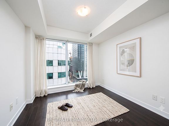 5th image of 87 Peter St #1403