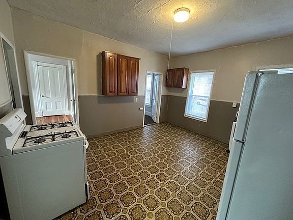 5th image of 425 Chelmsford St #425