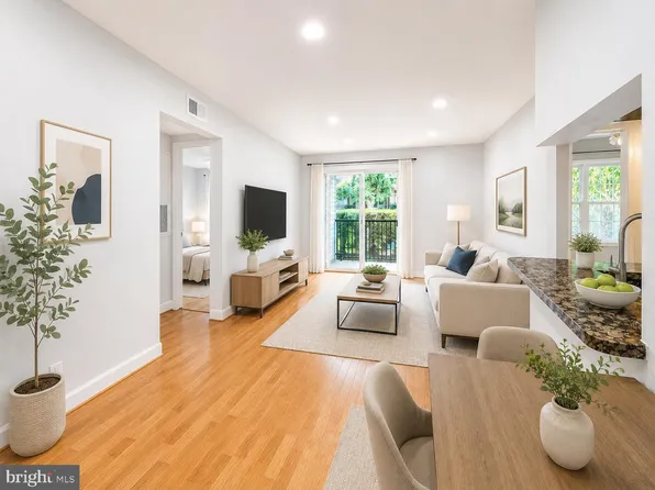 3310 Wyndham Cir APT 115, Alexandria, VA 22302