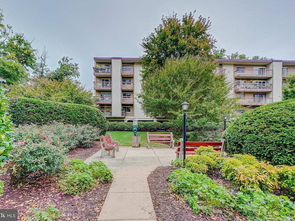 1st image of 7400 Lakeview Dr APT 405