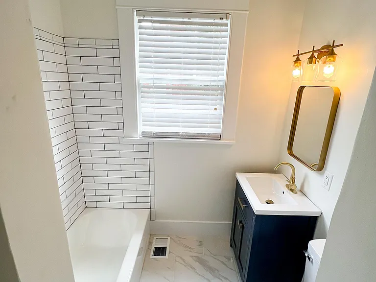 2416 Central Ave — Photo 10