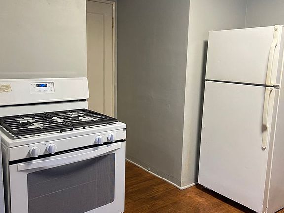 5th image of 1024 D St APT 4