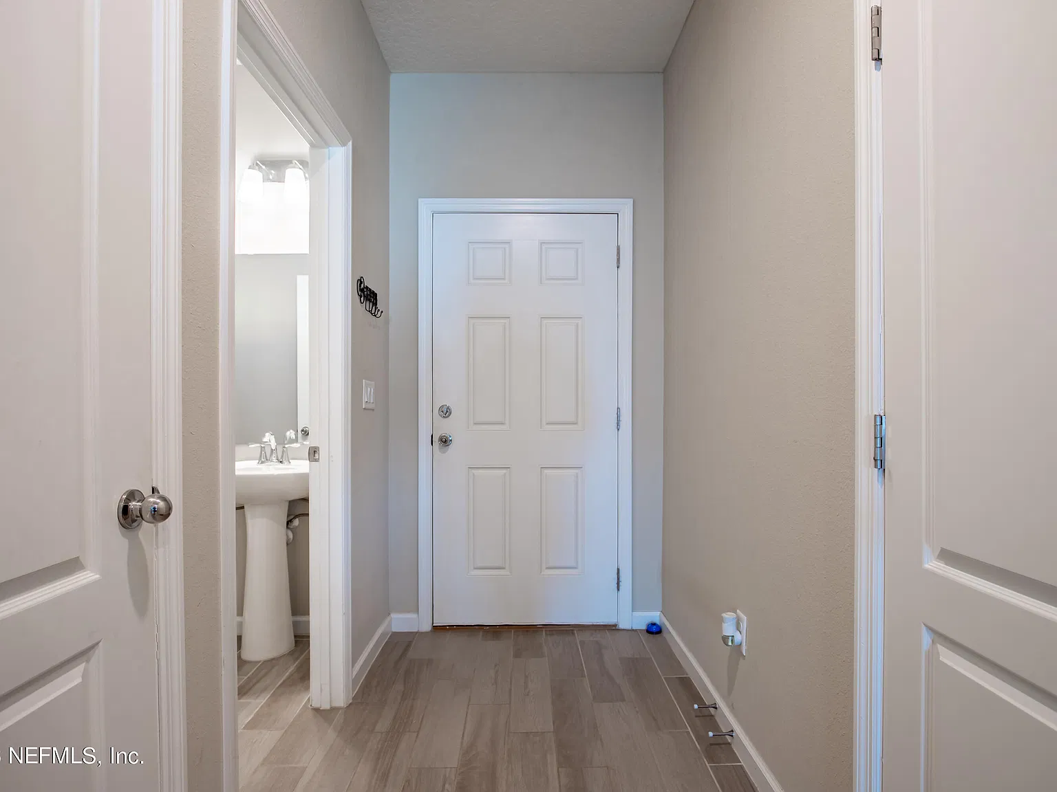 3 bed, 2.5 bath, 1574 sqft, $1,800 — Photo 4