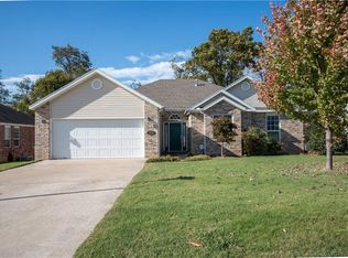 2930 Eaglecrest Cir, Springdale, AR 72762