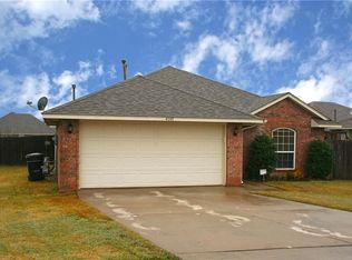 4507 Applegate Dr, Moore, OK 73160