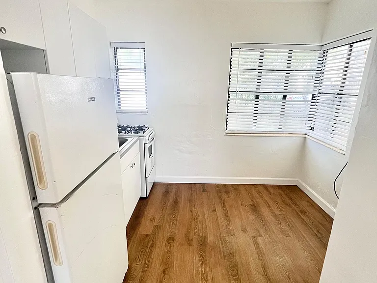 1125 SW 5th St — Photo 5