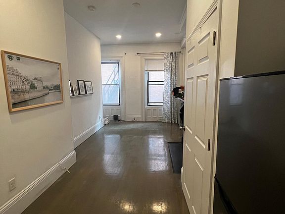 4th image of 266 Newbury St Floor 2