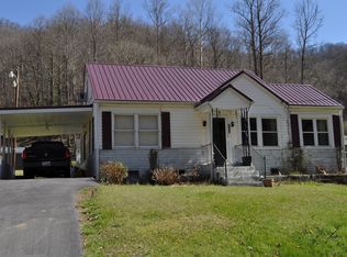 425 Road UPPR CHLOE, Pikeville, KY 41501