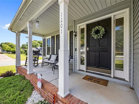 3rd image of 1201 Deerfield Dr