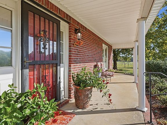 4th image of 26840 Scoggins Rd