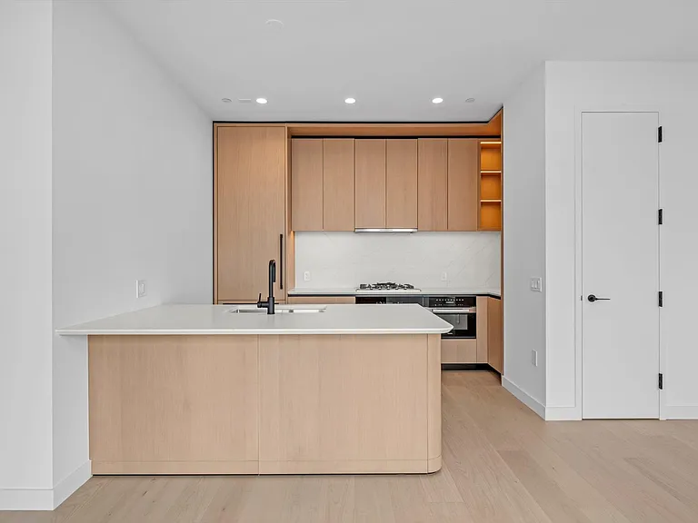 480 Kent Ave #14C — Photo 3