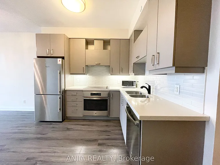 28 Uptown Dr #615 — Photo 5
