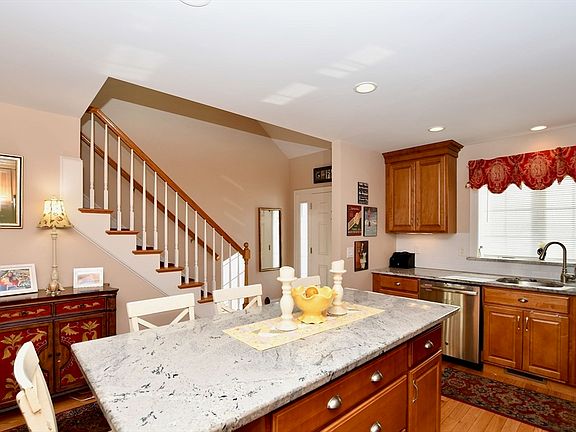 4th image of 25 Carriage Ln #25