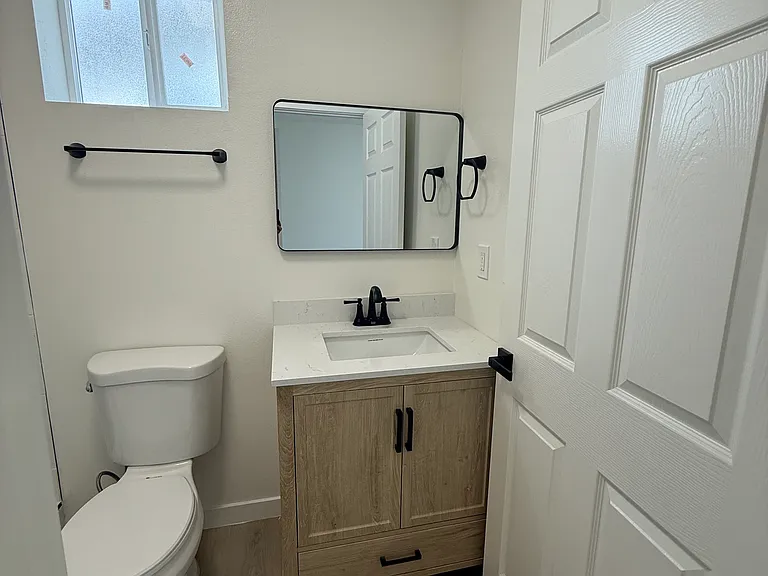 8210 Bell Ave — Photo 4