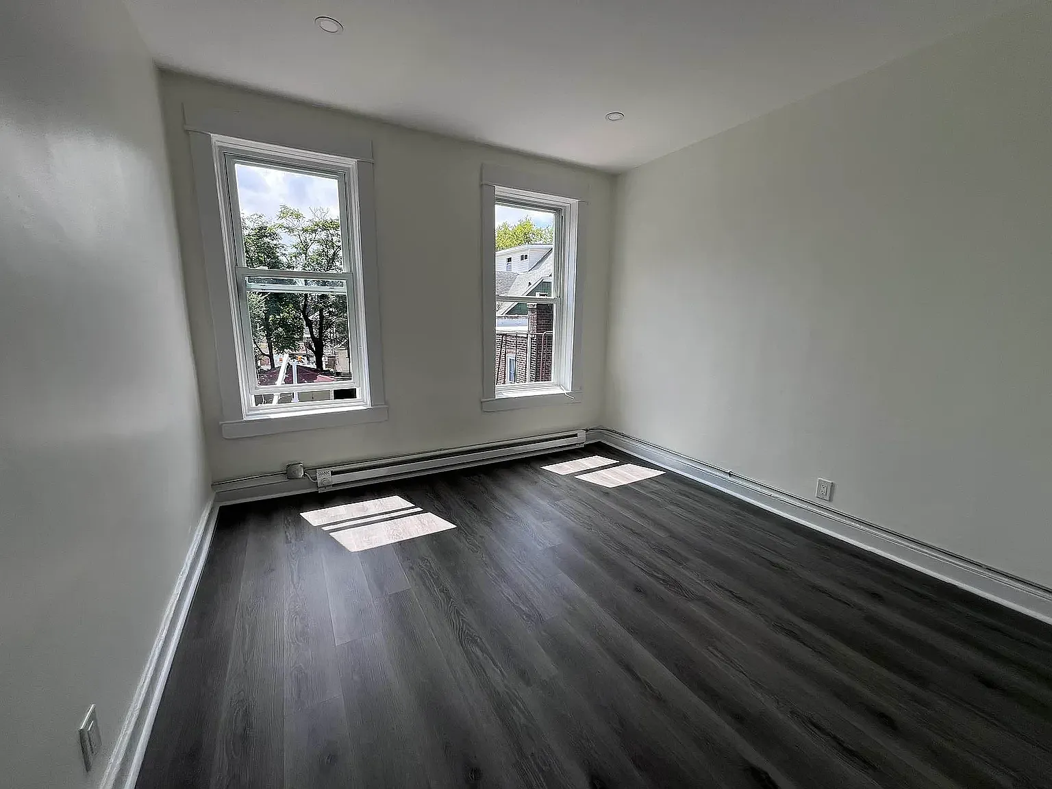 1212 Avenue J — Photo 3