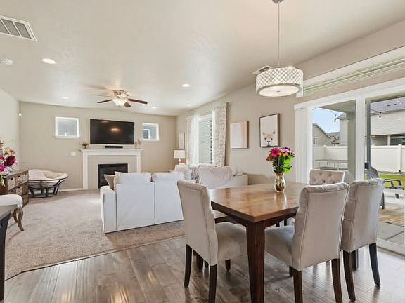 3rd image of 2945 Bellerive Dr