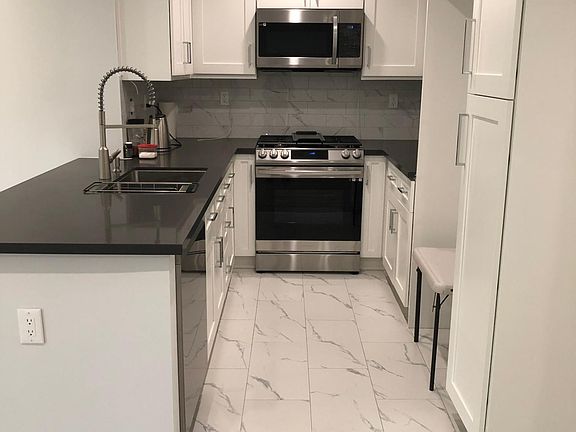 Kitchen newly remodeled with new appliances Dishwasher Stove/gas and microwave