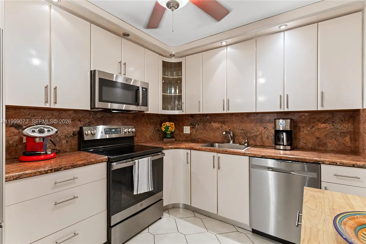 Building Photo - 3800 S Ocean Dr #719